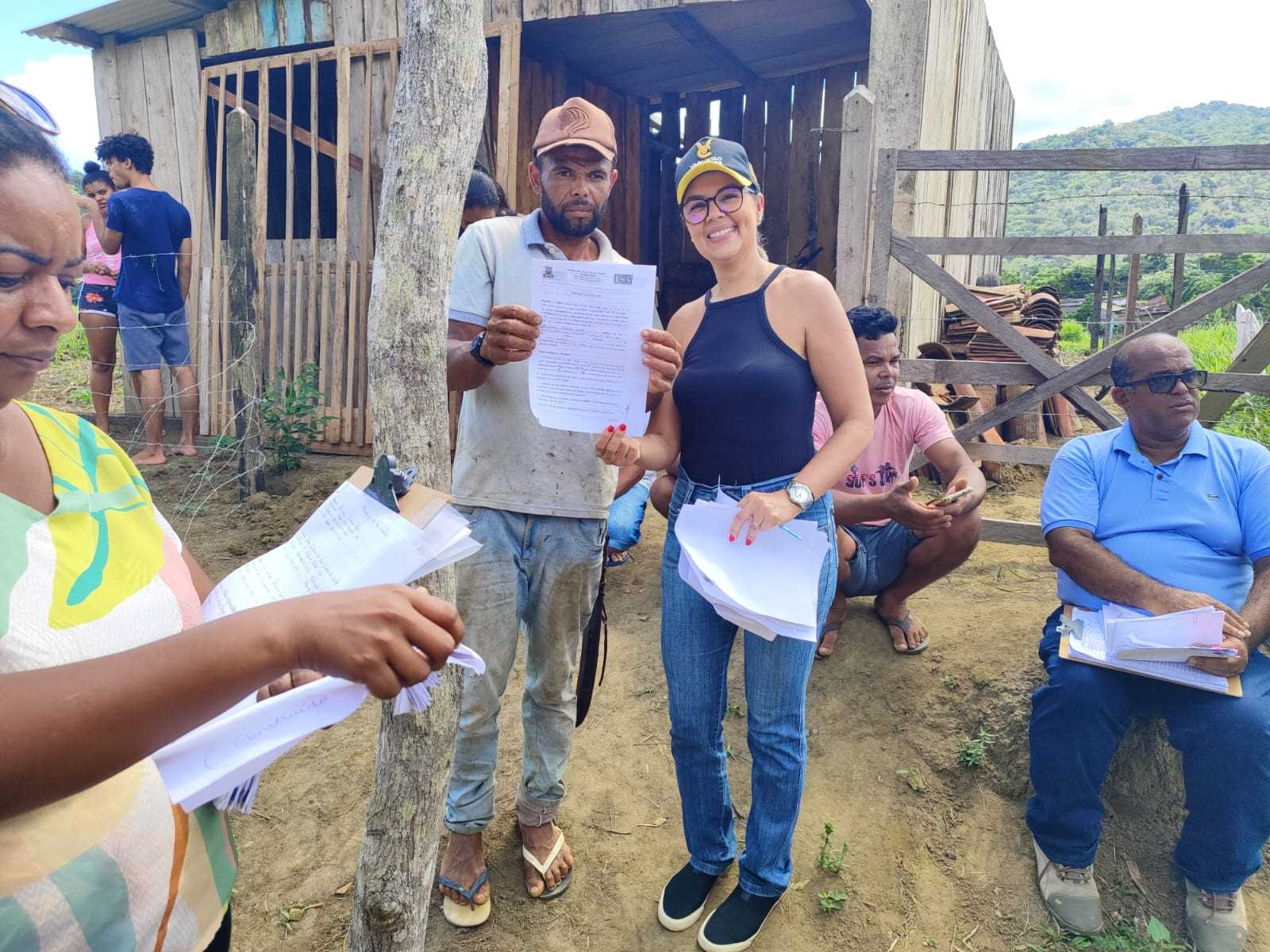 Camacã: Prefeitura realiza sonho dos moradores de Jacareci com a doação de 150 terrenos
